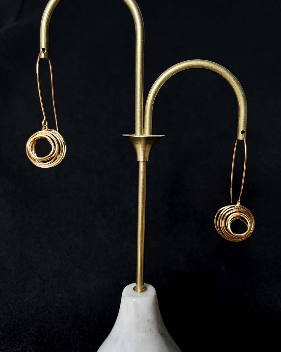 Minimalist Modern Brass Wire Earrings – Geometric Form No. 1